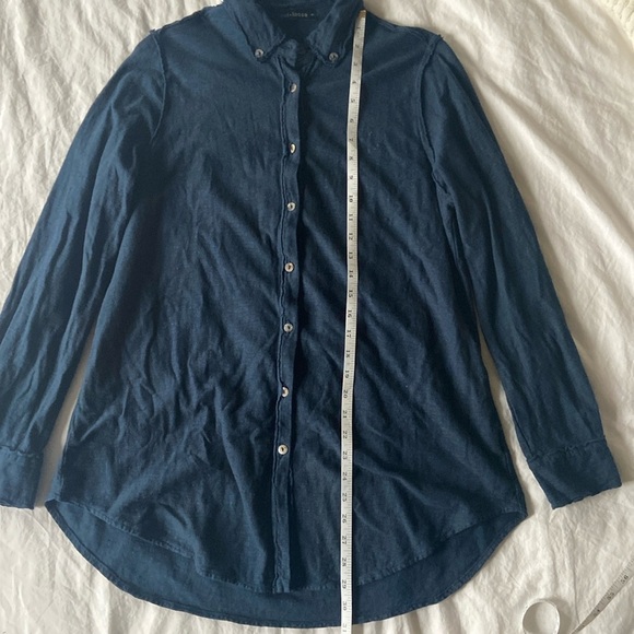 Like new-Cut Loose Relaxed Button Down in blue, S - Picture 9 of 11